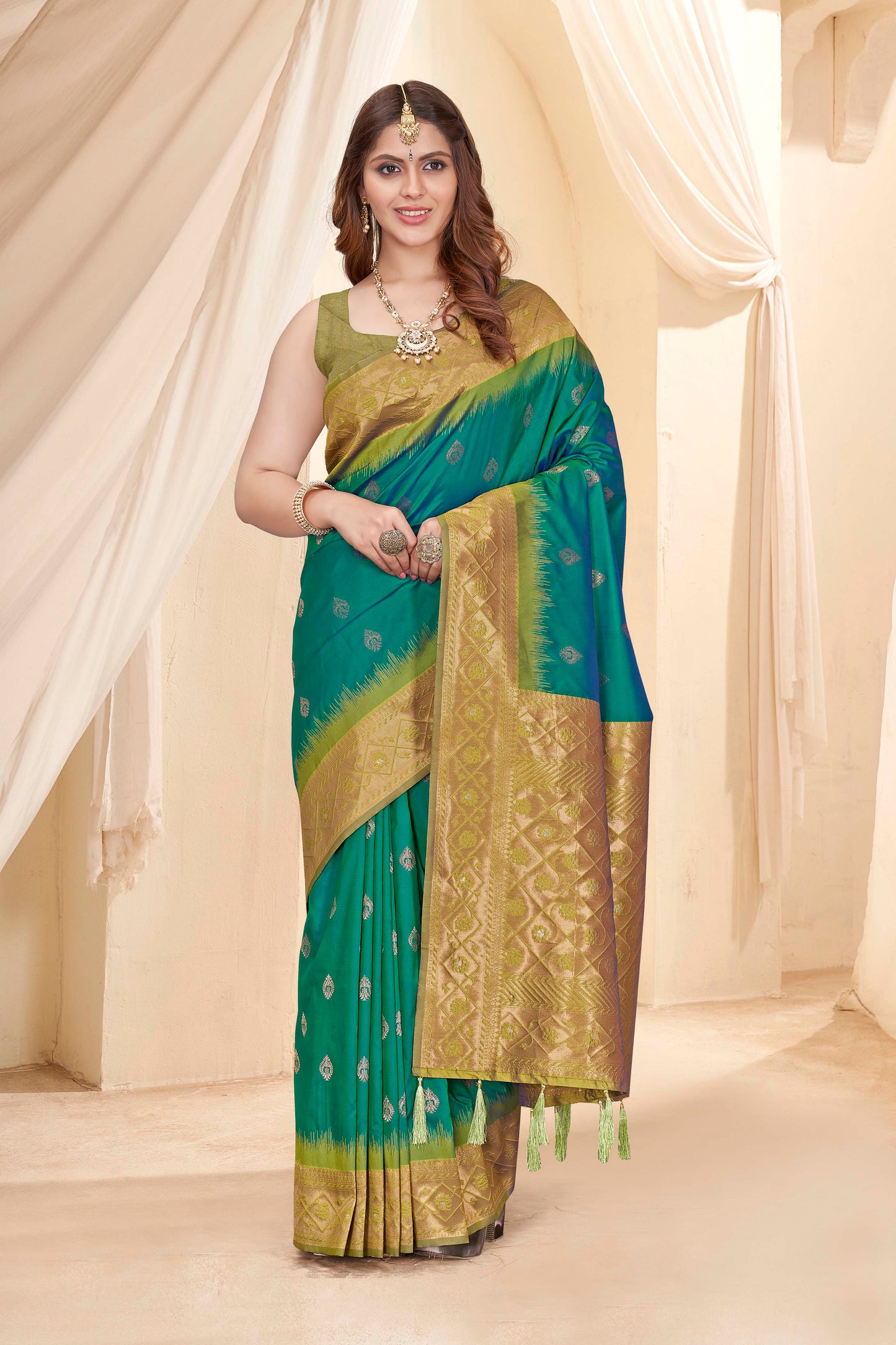 Green Haze Soft Silk Floral Border Contrast Zari Woven Saree