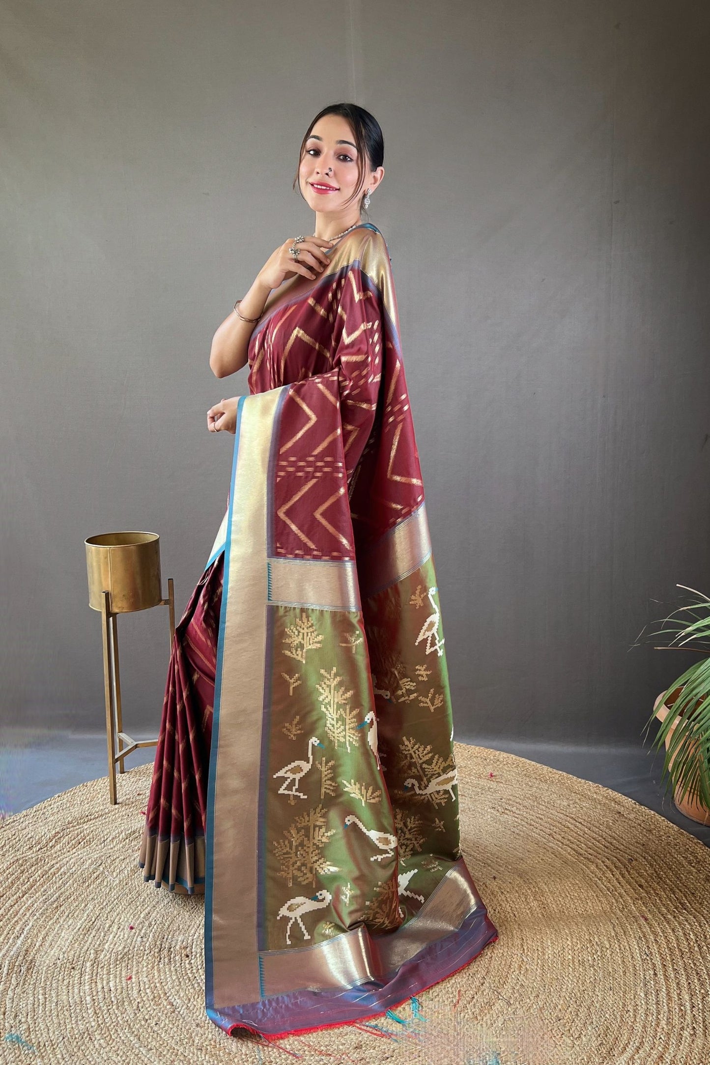 Cola Zig Zag Zari Soft Silk Saree