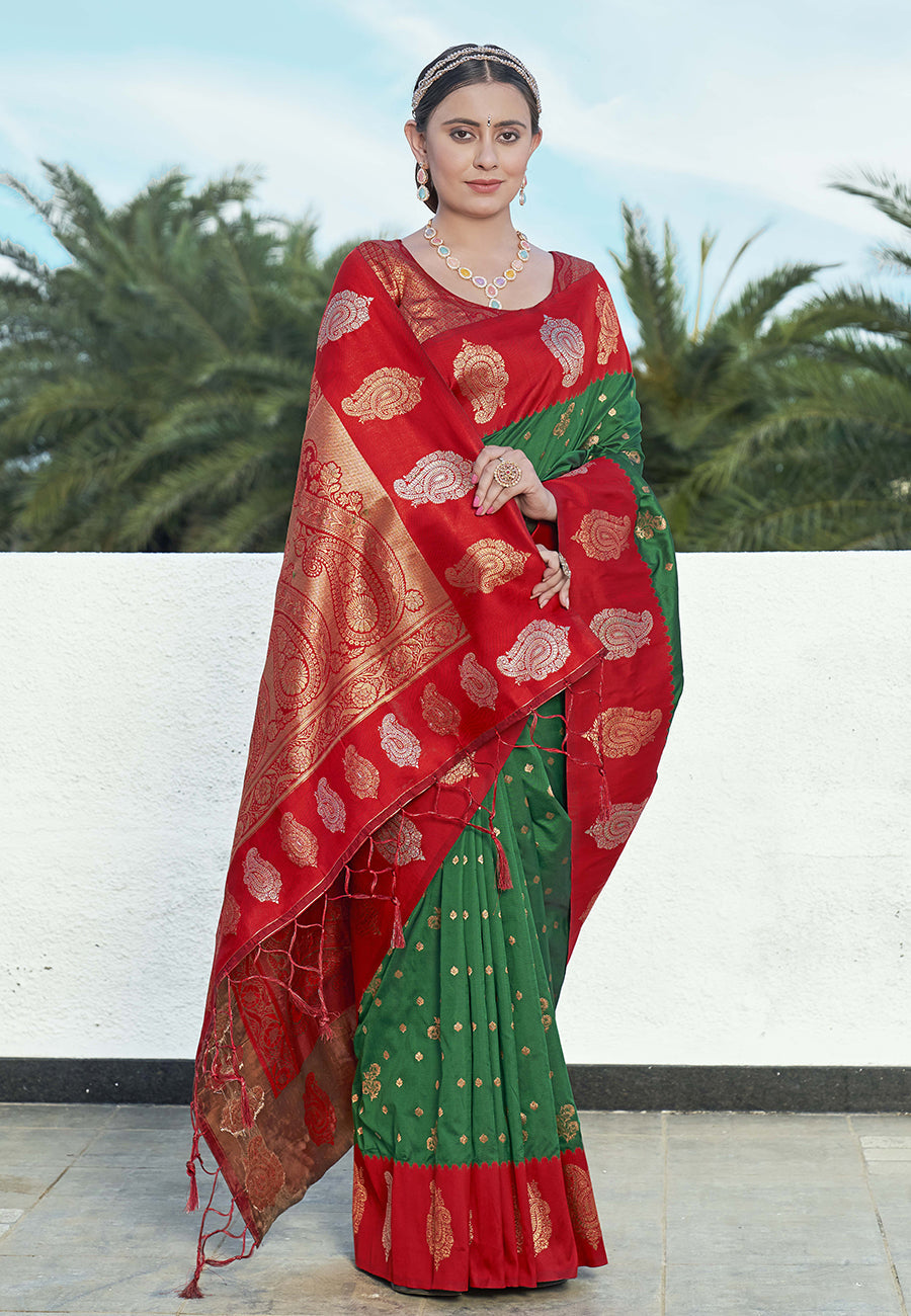 Hippie Green Soft Silk Contrast Zari Woven Saree