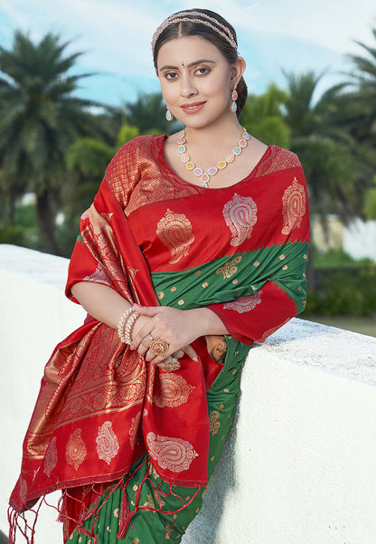 Hippie Green Soft Silk Contrast Zari Woven Saree